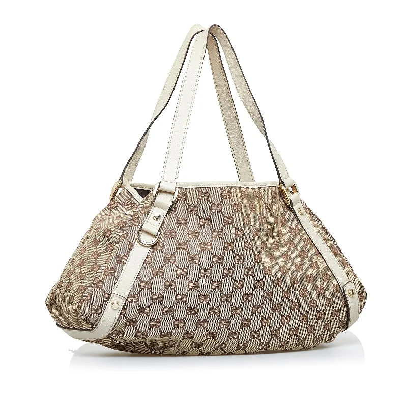 Gucci tote bags for women with a printed Gucci logoGucci GG Canvas Abbey D-Ring Shoulder Bag (JCJfEX)