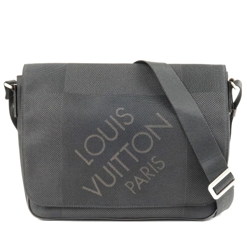 Louis Vuitton bags with a snap - button closure and a decorative charm for styleLouis Vuitton Damier Geant Petit Message Shoulder Bag M93618