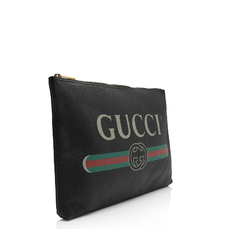 Ladies Gucci shoulder bags with a magnetic - closure flapGucci Leather Logo Zip Large Pouch (SHF-YffhN8)