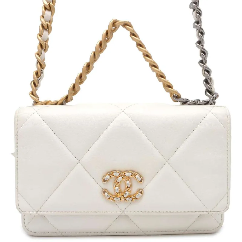 Chanel Vintage Inspired Handbag for Retro LoversCHANEL 19 Chain wallet White AP0957 Lambskin