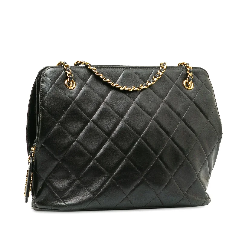 Chanel bags for women with a taste for high fashionChanel Matelasse Lambskin Leather Shoulder Bag (pt26br)