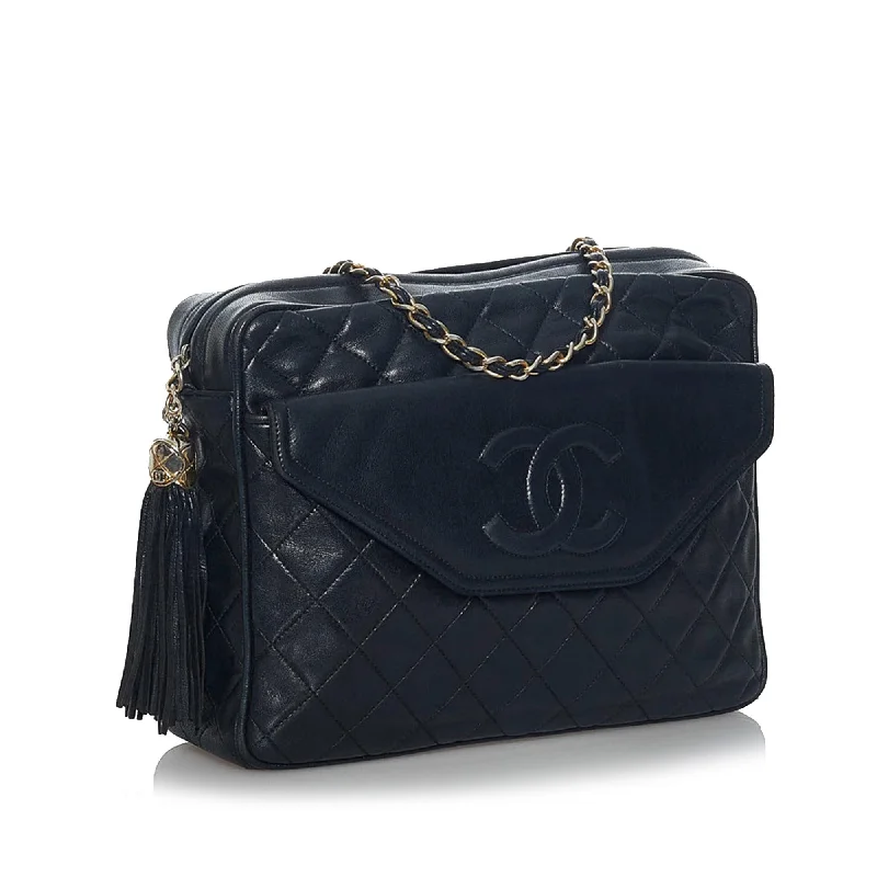 Chanel Handbag with Adjustable Strap for ComfortChanel Matelasse Leather Crossbody Bag (34995)