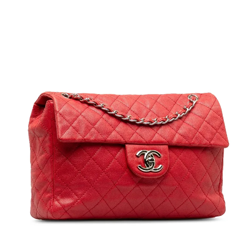 Chanel bags with adjustable chain strapsChanel Maxi Caviar Soft Flap Bag (CWzo1H)