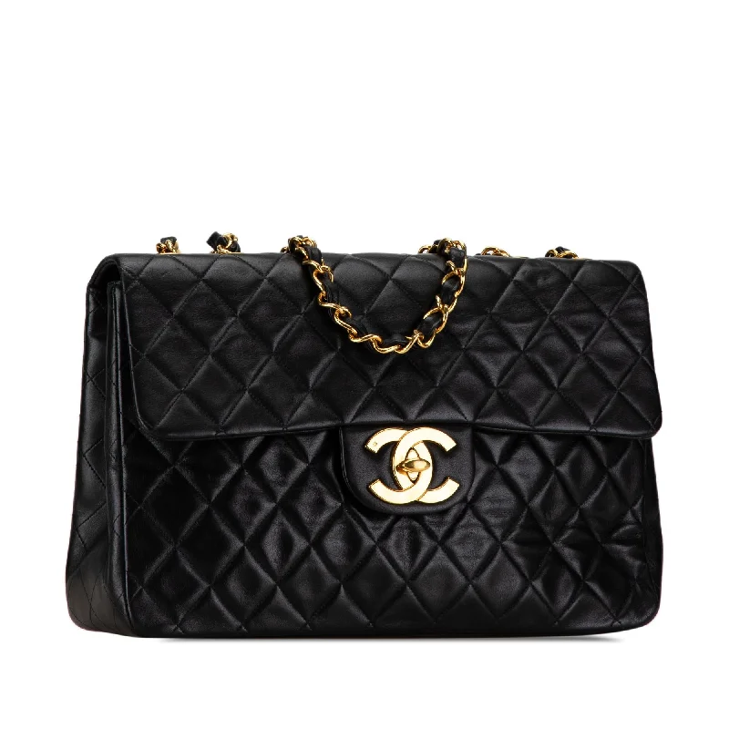 Chanel Classic Flap Bag for Evening PartyChanel Maxi Classic Lambskin Single Flap (kQKahZ)