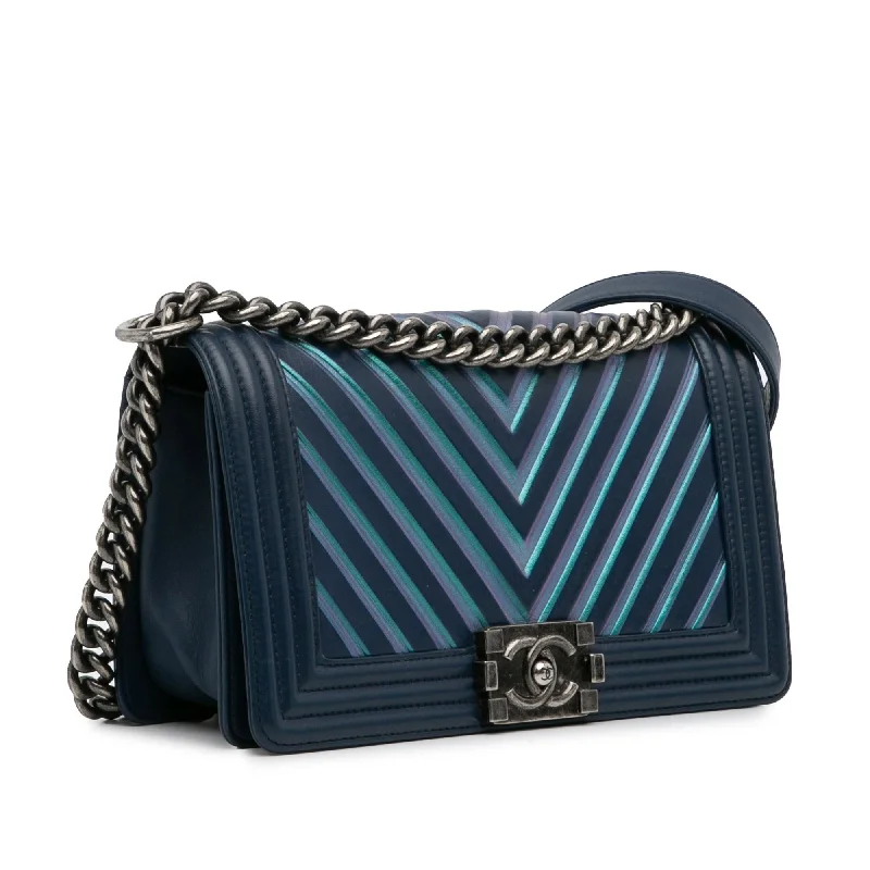 Chanel Vintage Inspired Handbag for Retro LoversChanel Medium Calfskin Embossed Painted Chevron Boy Flap (94iZ8u)