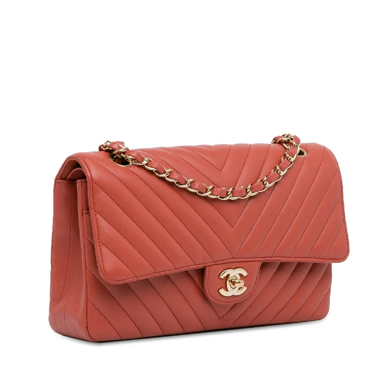 Chanel bags for a polished and professional appearanceChanel Medium Classic Chevron Lambskin Double Flap (cwKVOo)