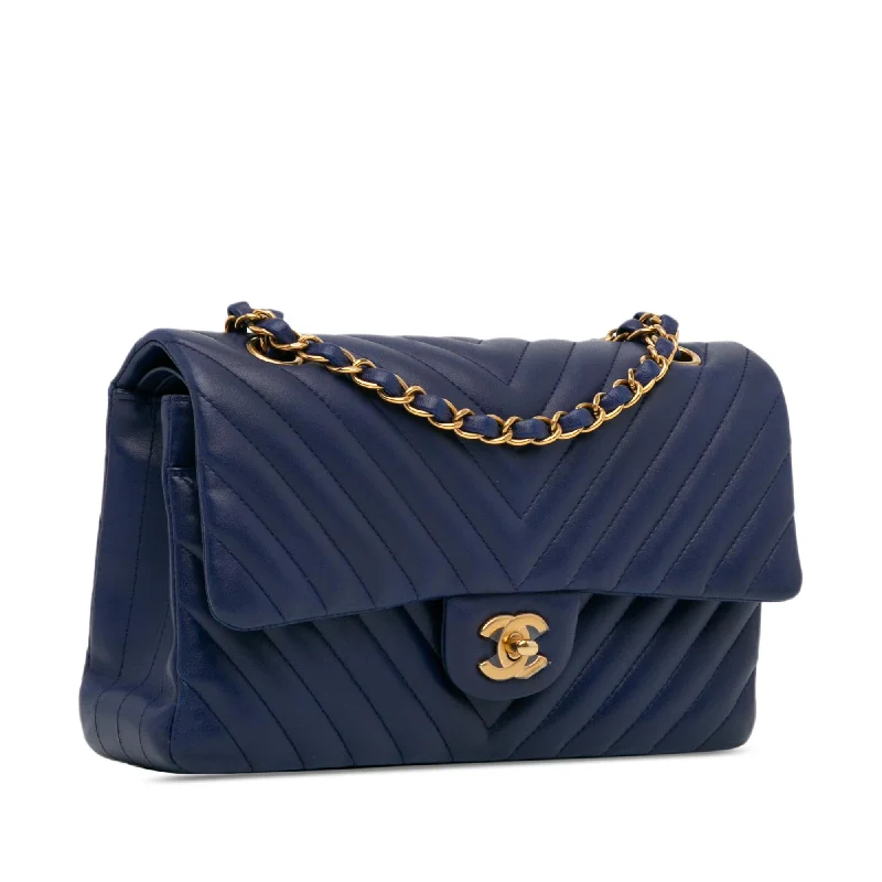 Chanel bags with classic and elegant designsChanel Medium Classic Chevron Lambskin Double Flap (HArZHX)