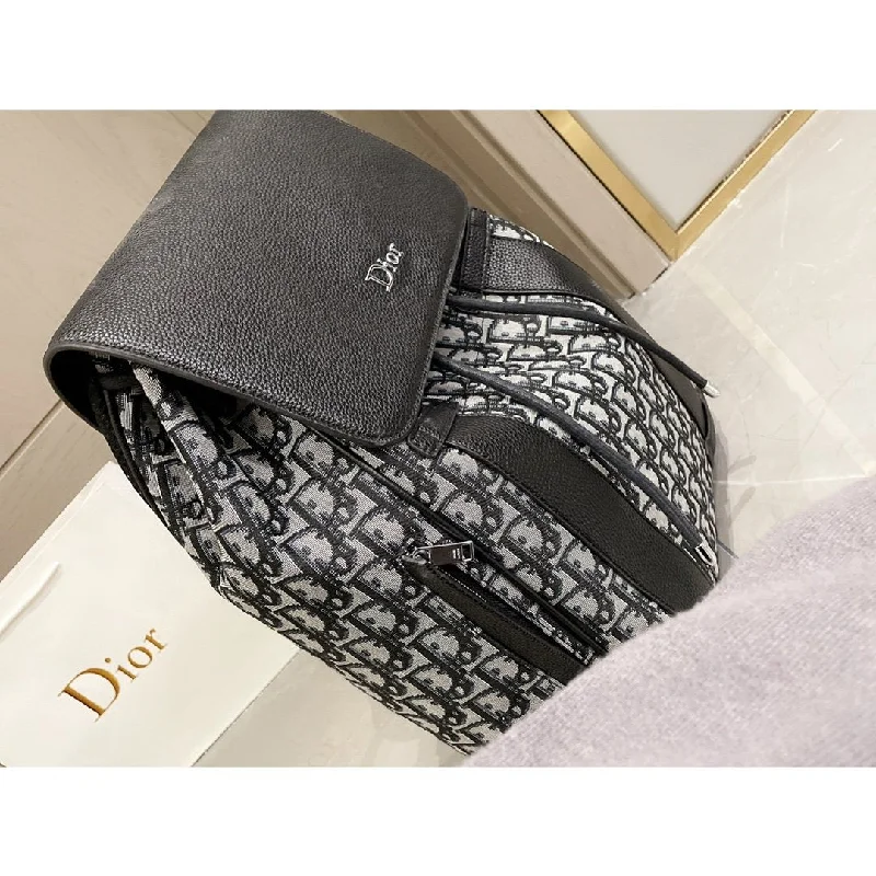 Stylish Christian Dior shoulder bags with a tassel - adorned zipperEN - NEW Arrival Bags Christian Dior 217