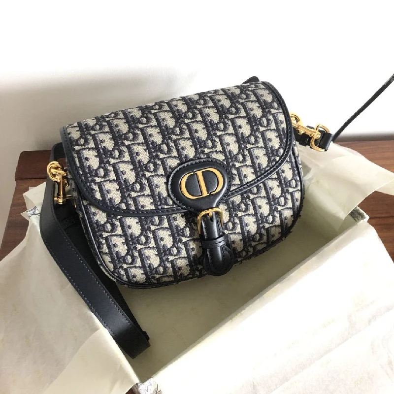 Fashion - forward Christian Dior tote bags for the modern womanEN - New Arrival Bags Christian Dior 228