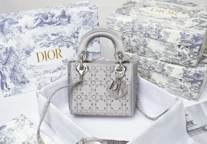 Christian Dior tote bags with a double - handle and shoulder - strap optionEN - New Arrival Bags Christian Dior 231