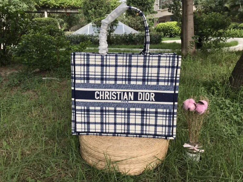 Christian Dior Saddle bags with a studded trim for a bold lookEN - New Arrival Bags Christian Dior 256