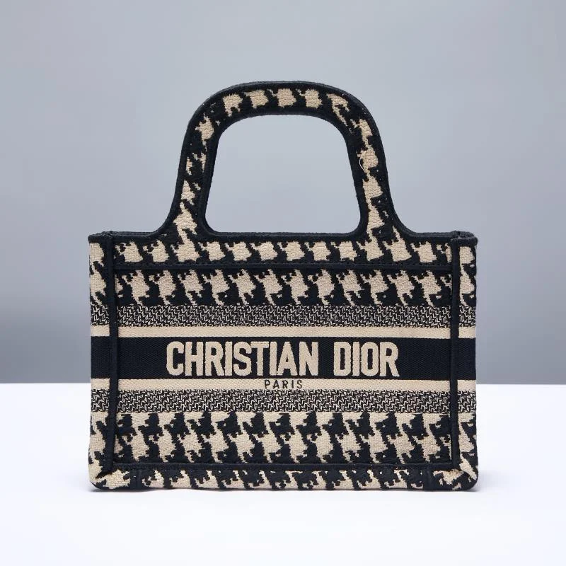 Christian Dior backpacks with a sleek, minimalist silhouetteEN - New Arrival Bags Christian Dior 267