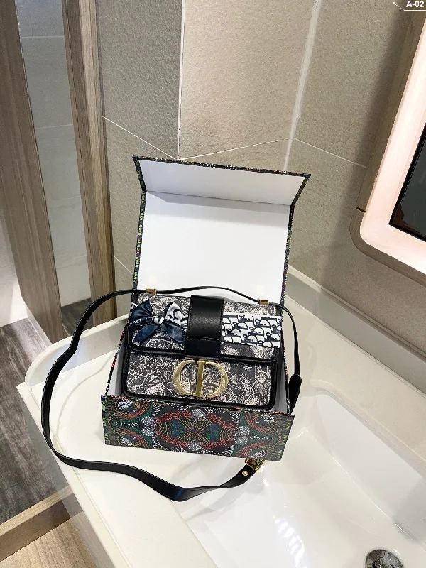 Christian Dior handbags with a detachable mirror for on - the - go touch - upsEN - New Arrival Bags Christian Dior 316