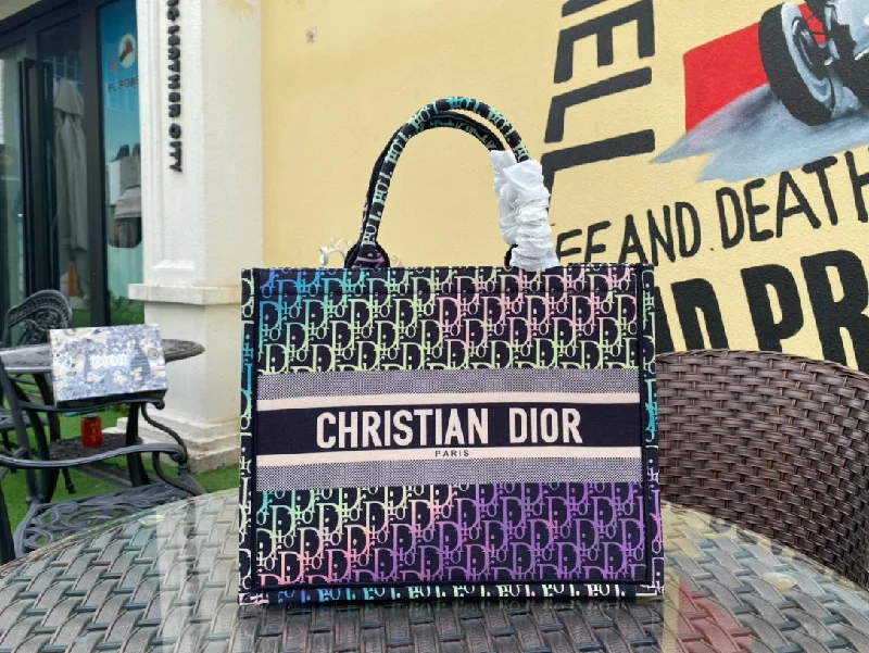 Luxury Christian Dior crossbody bags with a chain - link strapNew Lux Bags Christian Dior 377