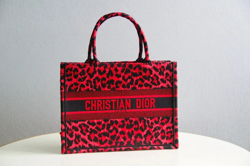 Christian Dior handbags with a detachable mirror for on - the - go touch - upsWF - Dior Bags - 511